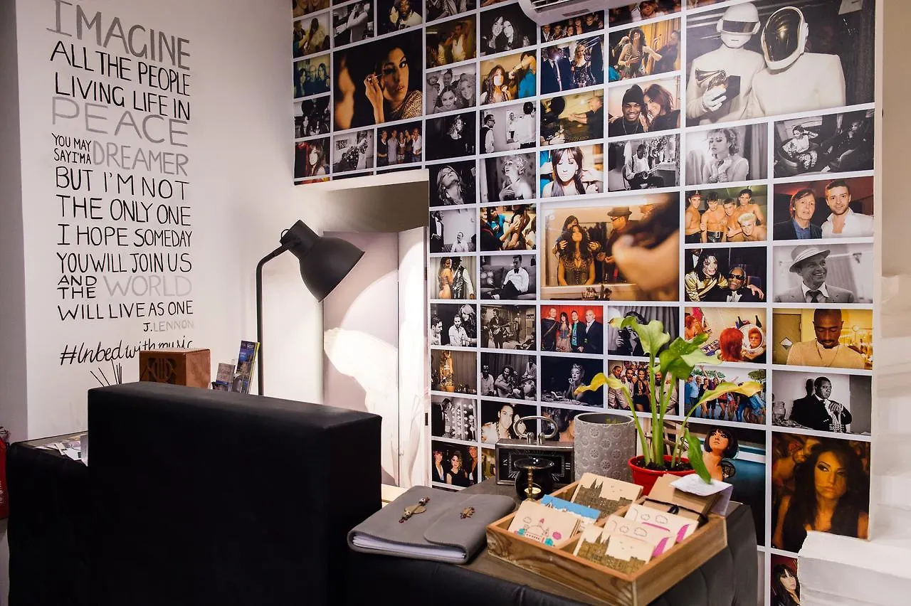Backstage Boutique Music Themed Townhouse Hotell Sliema